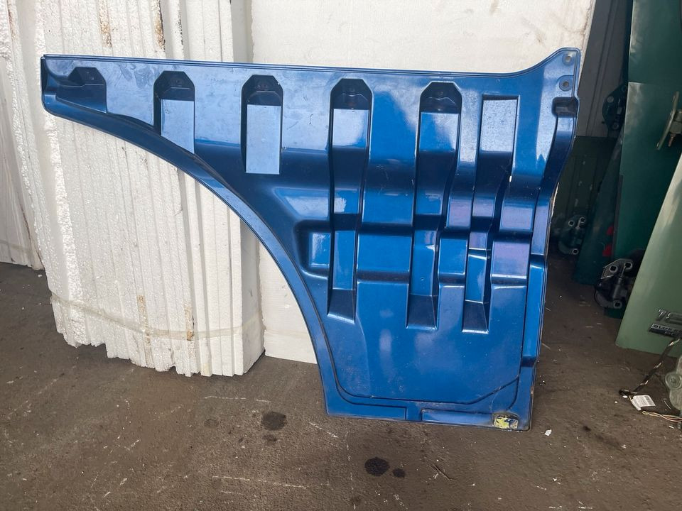 MAN TGX TGA Abdeckung Türverlängerung Links Blau - Porta e peças para Camião: foto 2 MAN TGX TGA Abdeckung Türverlängerung Links Blau - Porta e peças para Camião: foto 2