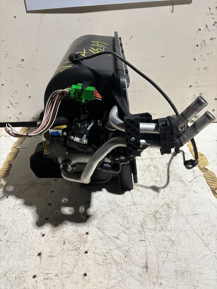 MAN TGX/TGS Innenraum Gebläse/Heizung 81.61900.6433 - Ventilador para Camião: foto 3 MAN TGX/TGS Innenraum Gebläse/Heizung 81.61900.6433 - Ventilador para Camião: foto 3