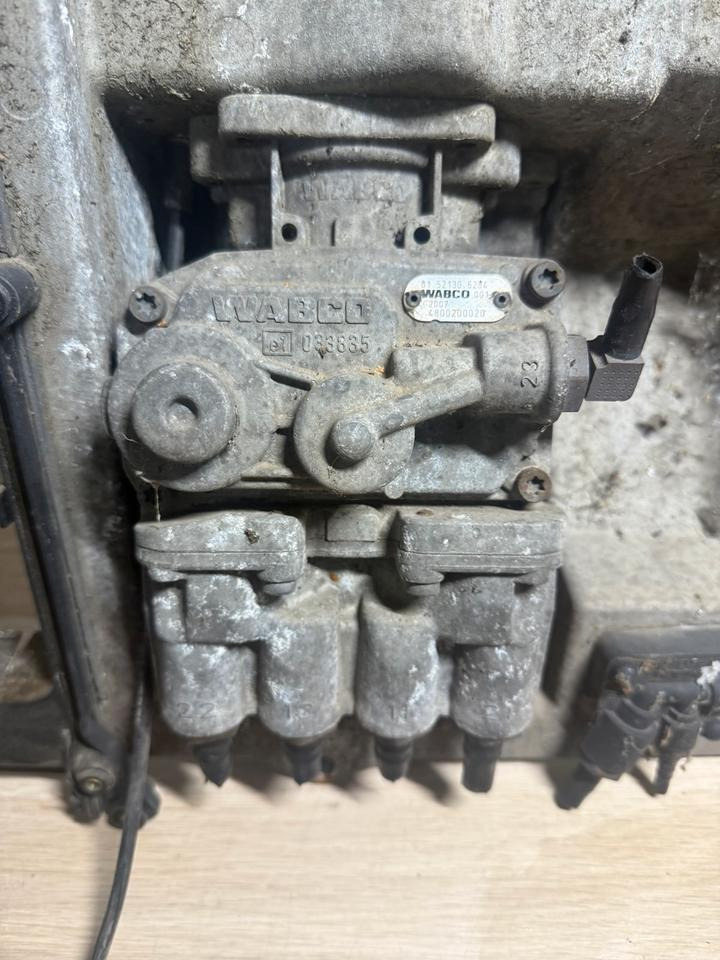 MAN WABCO Fußbremsventil 4800200020 - Peças de freio para Camião: foto 2 MAN WABCO Fußbremsventil 4800200020 - Peças de freio para Camião: foto 2
