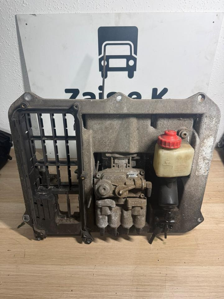 MAN WABCO Fußbremsventil 4800200070 81.52130-6295 - Peças de freio para Camião: foto 1 MAN WABCO Fußbremsventil 4800200070 81.52130-6295 - Peças de freio para Camião: foto 1