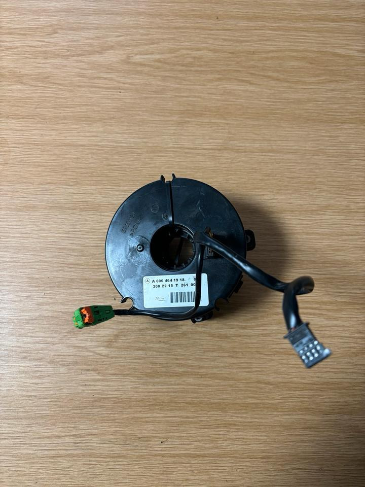 Mercedes Actros MP4 Lenkrad Federspule A0004641918 - Volante de direção para Camião: foto 1 Mercedes Actros MP4 Lenkrad Federspule A0004641918 - Volante de direção para Camião: foto 1