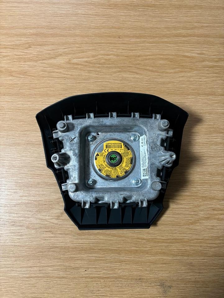 Mercedes Actros MP4 Lenkradairbag - Volante de direção para Camião: foto 2 Mercedes Actros MP4 Lenkradairbag - Volante de direção para Camião: foto 2