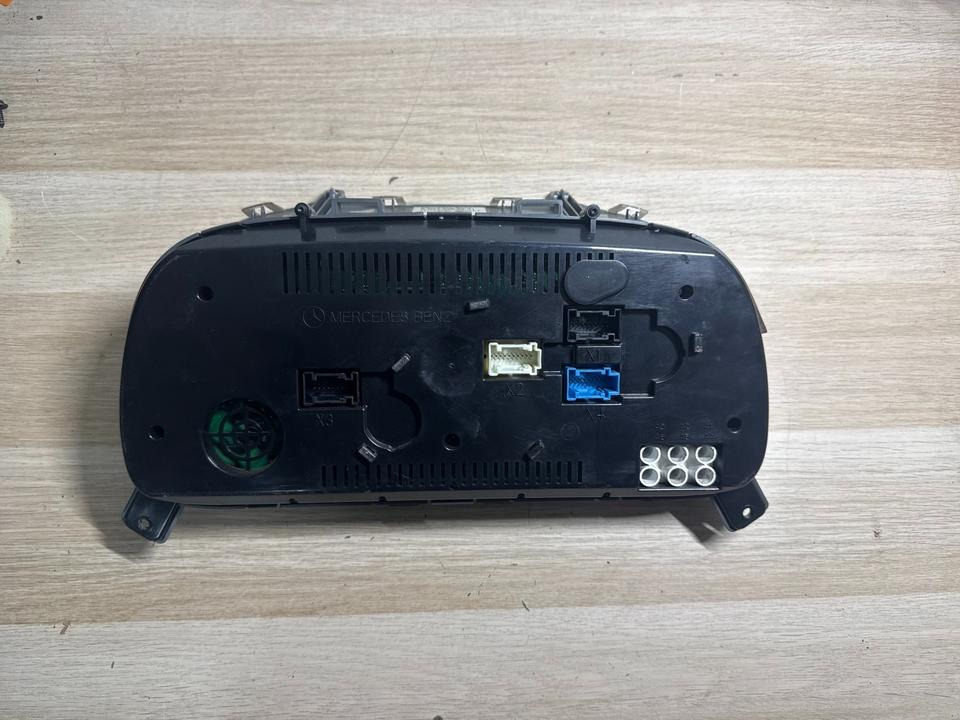 Mercedes Ategi kombiinstrument Tacho A0044463421 - Painel de instrumentos para Camião: foto 3 Mercedes Ategi kombiinstrument Tacho A0044463421 - Painel de instrumentos para Camião: foto 3