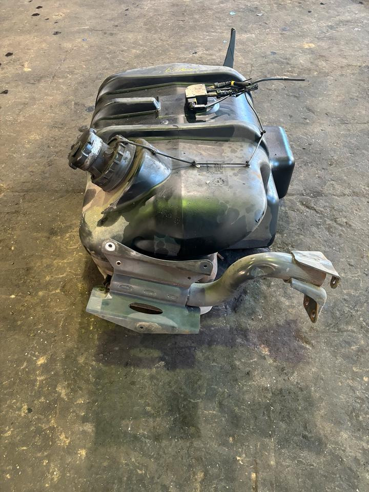 Mercedes Atego 4 EU6 Dieseltank Tank Tankbehälter 200L - Tanque de combustível para Camião: foto 2 Mercedes Atego 4 EU6 Dieseltank Tank Tankbehälter 200L - Tanque de combustível para Camião: foto 2