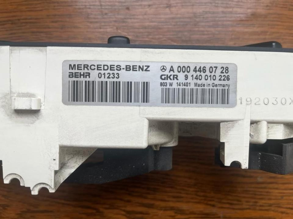 Mercedes Atego Klimabedienteil Heizungsbedienung A0004460728 - Sistema elétrico para Camião: foto 2 Mercedes Atego Klimabedienteil Heizungsbedienung A0004460728 - Sistema elétrico para Camião: foto 2