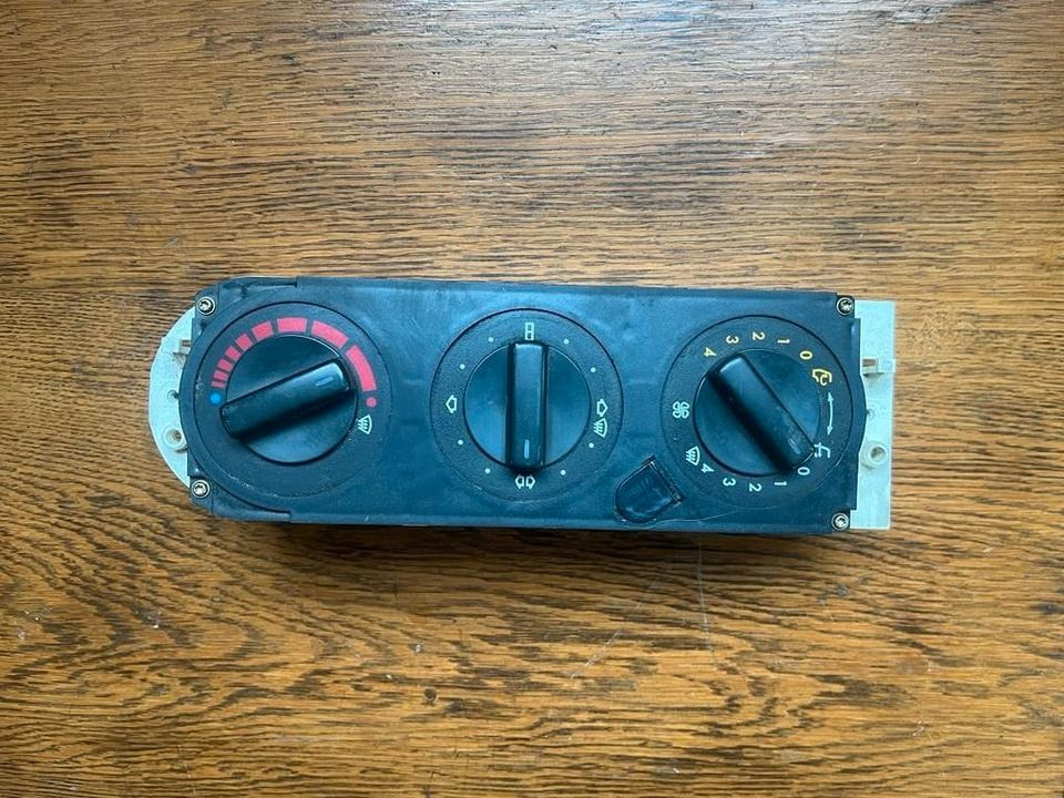 Mercedes Atego Klimabedienteil Heizungsbedienung A0004460728 - Sistema elétrico para Camião: foto 1 Mercedes Atego Klimabedienteil Heizungsbedienung A0004460728 - Sistema elétrico para Camião: foto 1