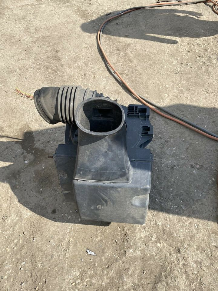 Mercedes Atego Luftfilterkasten Luftfilter Gehäuse A 973 528 06 0 - Filtro de ar para Camião: foto 5 Mercedes Atego Luftfilterkasten Luftfilter Gehäuse A 973 528 06 0 - Filtro de ar para Camião: foto 5