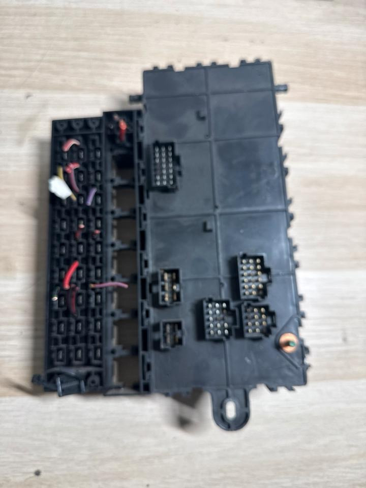 Mercedes Atego Sicherungskasten A0015432015 - Sistema elétrico para Camião: foto 4 Mercedes Atego Sicherungskasten A0015432015 - Sistema elétrico para Camião: foto 4