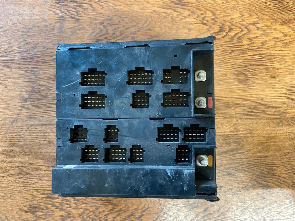 Mercedes Atego Sicherungskasten (Zentralelektrik) 0015430615 - Fusível para Camião: foto 2 Mercedes Atego Sicherungskasten (Zentralelektrik) 0015430615 - Fusível para Camião: foto 2