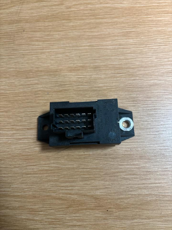 Mercedes Atego elektromagnetischer Filter A0295459228 - Sistema elétrico para Camião: foto 1 Mercedes Atego elektromagnetischer Filter A0295459228 - Sistema elétrico para Camião: foto 1