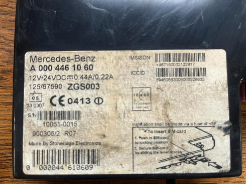 Mercedes-Benz Actros MP4 Tachograph FLEETBOARD A0004461060 - Tacógrafo para Camião: foto 2 Mercedes-Benz Actros MP4 Tachograph FLEETBOARD A0004461060 - Tacógrafo para Camião: foto 2