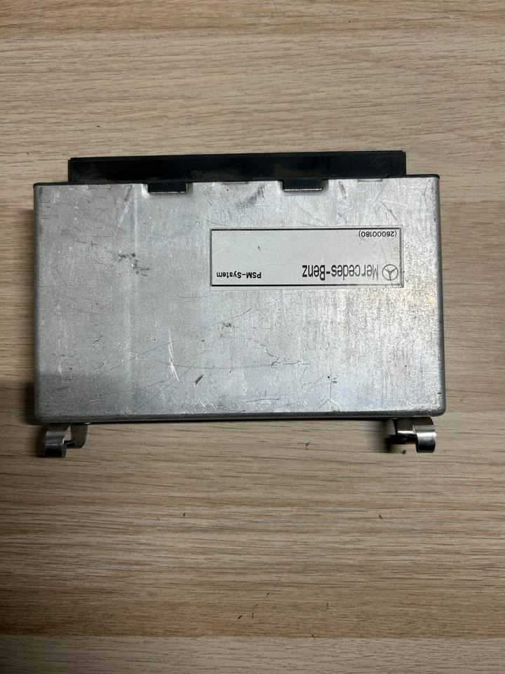 Mercedes Benz VDO Elektronik PSM A0004460646 - Centralina electrónica para Camião: foto 4 Mercedes Benz VDO Elektronik PSM A0004460646 - Centralina electrónica para Camião: foto 4