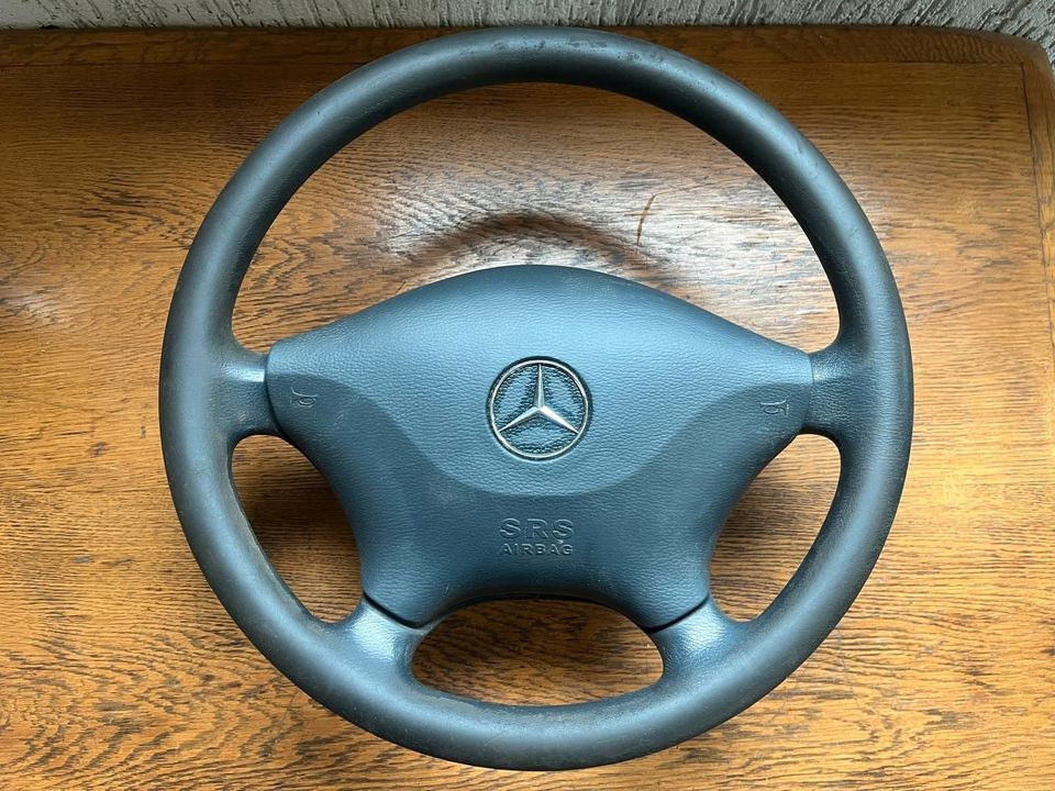 Mercedes-Benz Vito Lenkrad A6394640001 - Volante de direção para Camião: foto 1 Mercedes-Benz Vito Lenkrad A6394640001 - Volante de direção para Camião: foto 1