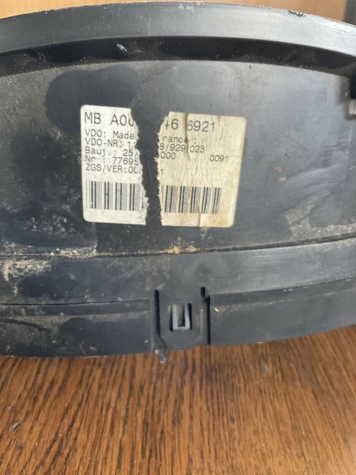 Mercedes Sprinter Kombiinstrument Tacho A0004466921 - Tacógrafo para Camião: foto 2 Mercedes Sprinter Kombiinstrument Tacho A0004466921 - Tacógrafo para Camião: foto 2