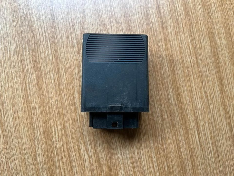 Mercedes W638 Vito Steuergerät Blinkermodul Relais 0165452332 - Centralina electrónica para Camião: foto 4 Mercedes W638 Vito Steuergerät Blinkermodul Relais 0165452332 - Centralina electrónica para Camião: foto 4