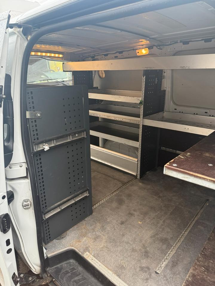 Fahrzeugeinrichtung ( Regale ) Mercedes Vito - Peça de reposição para Camião: foto 1 Fahrzeugeinrichtung ( Regale ) Mercedes Vito - Peça de reposição para Camião: foto 1