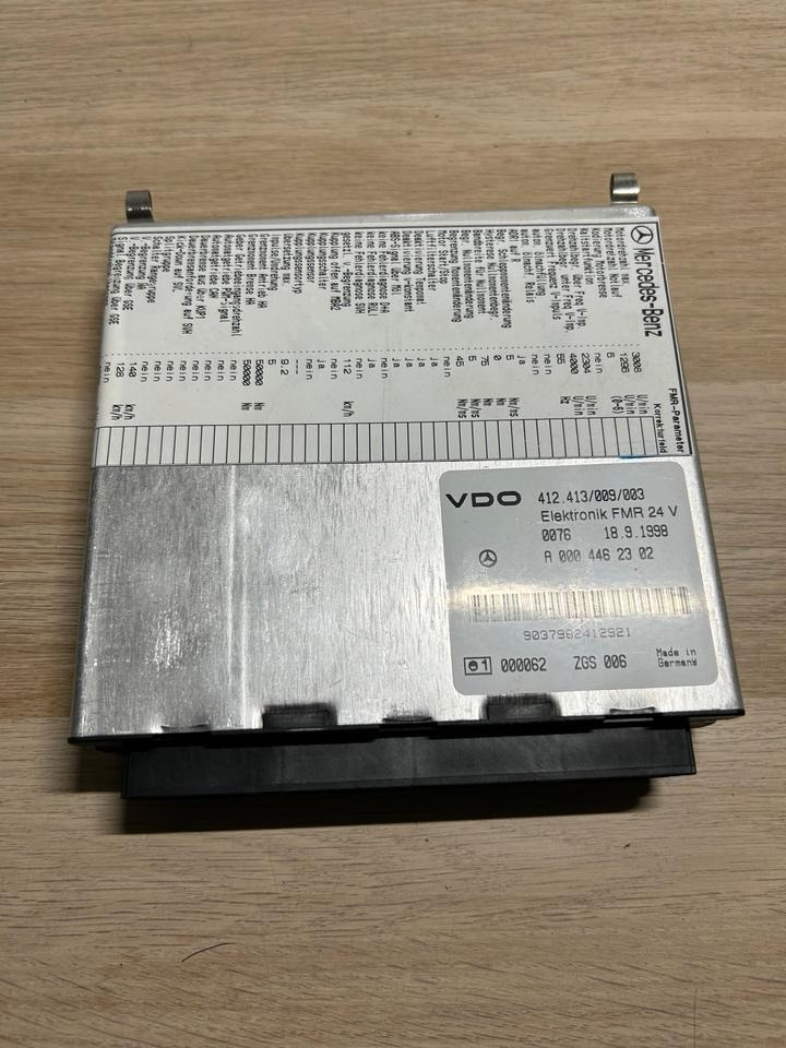 Mercedes Atego VDO Elektronik FMR Steuergerät A0004462302 - Peça de reposição: foto 2 Mercedes Atego VDO Elektronik FMR Steuergerät A0004462302 - Peça de reposição: foto 2