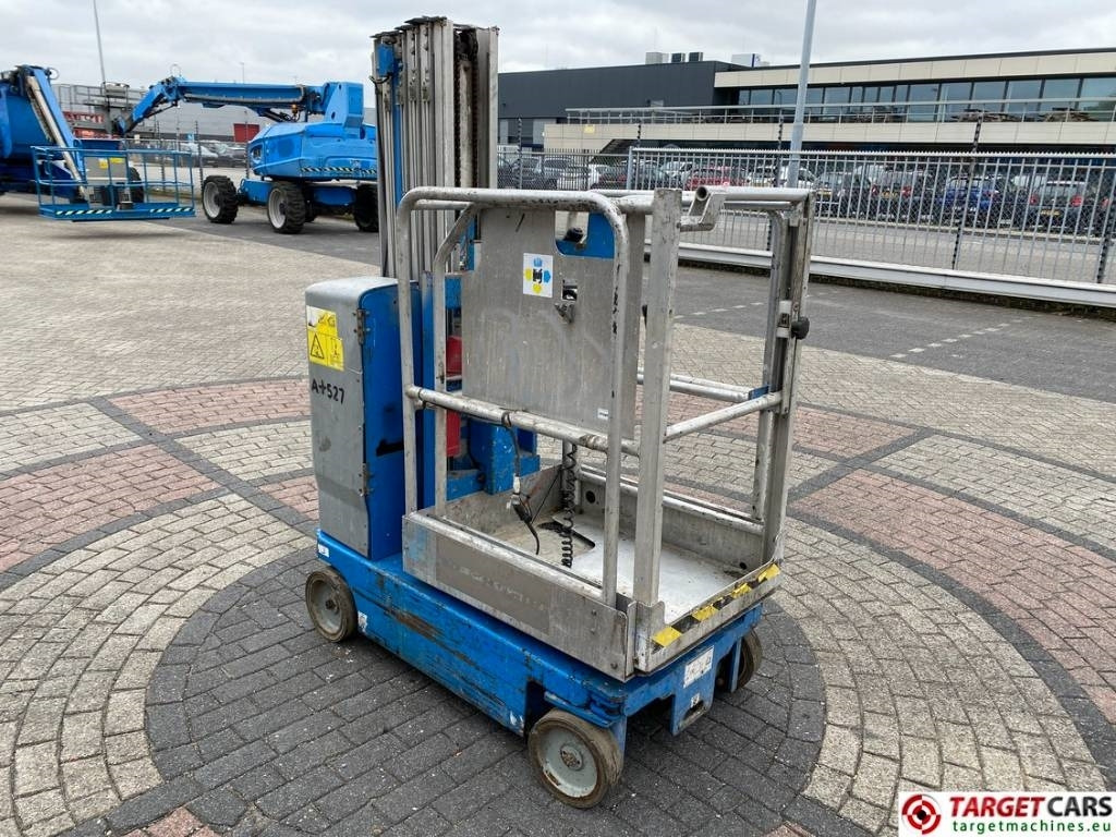 Genie GR-20 Runabout Vertical Mast Work Lift 802cm - Plataforma de mastro vertical: foto 2 Genie GR-20 Runabout Vertical Mast Work Lift 802cm - Plataforma de mastro vertical: foto 2