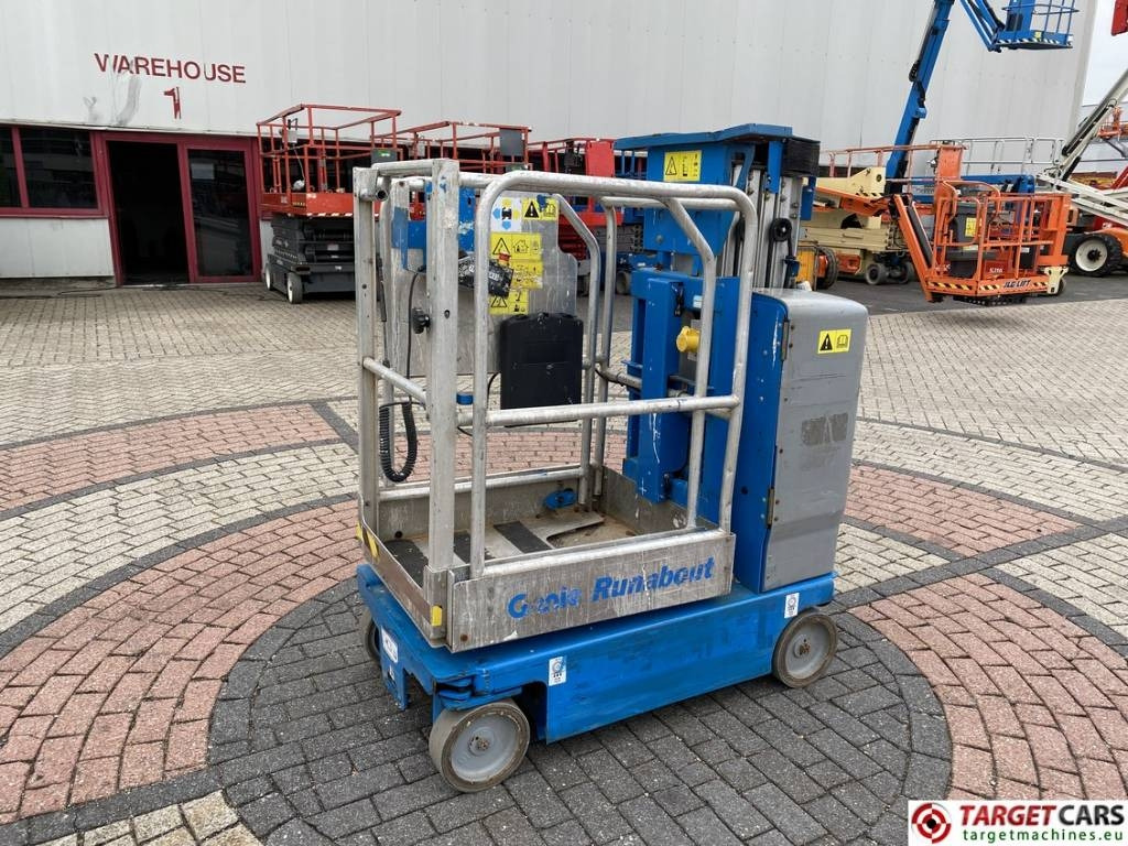 Genie GR15 Runabout Electric Vertical Mast Lift 652cm - Plataforma de mastro vertical: foto 1 Genie GR15 Runabout Electric Vertical Mast Lift 652cm - Plataforma de mastro vertical: foto 1