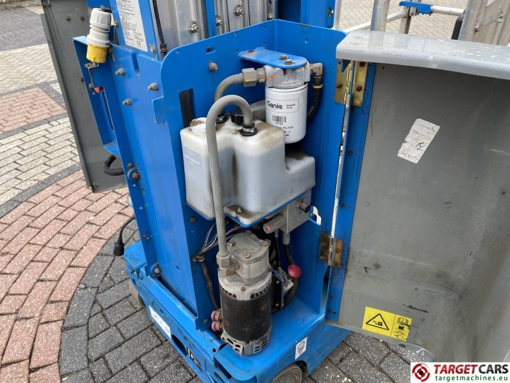 Plataforma de mastro vertical Genie GR15 Runabout Electric Vertical Mast Lift 652cm: foto 18 Plataforma de mastro vertical Genie GR15 Runabout Electric Vertical Mast Lift 652cm: foto 18
