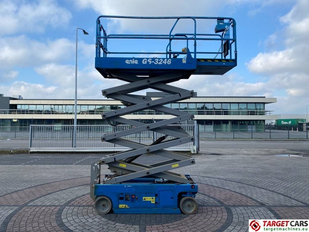 Genie GS-3246 Electric Scissor Work Lift 1175cm - Plataforma de Tijera/ Plataforma de tesoura: foto 5 Genie GS-3246 Electric Scissor Work Lift 1175cm - Plataforma de Tijera/ Plataforma de tesoura: foto 5