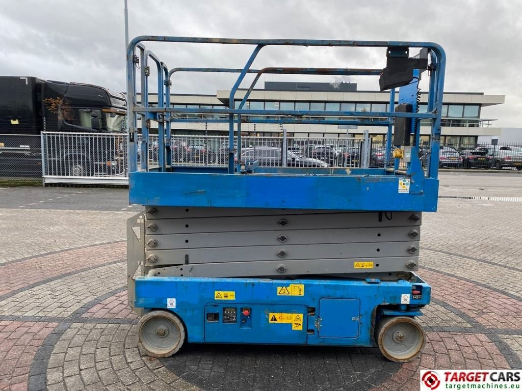 Genie GS-3246 Electric Scissor Work Lift 1175cm - Plataforma de Tijera/ Plataforma de tesoura: foto 3 Genie GS-3246 Electric Scissor Work Lift 1175cm - Plataforma de Tijera/ Plataforma de tesoura: foto 3