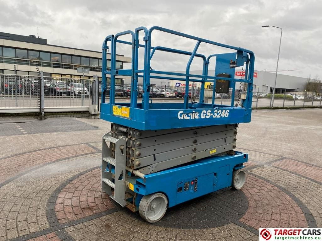 Genie GS-3246 Electric Scissor Work Lift 1175cm  - Plataforma de Tijera/ Plataforma de tesoura: foto 3 Genie GS-3246 Electric Scissor Work Lift 1175cm  - Plataforma de Tijera/ Plataforma de tesoura: foto 3