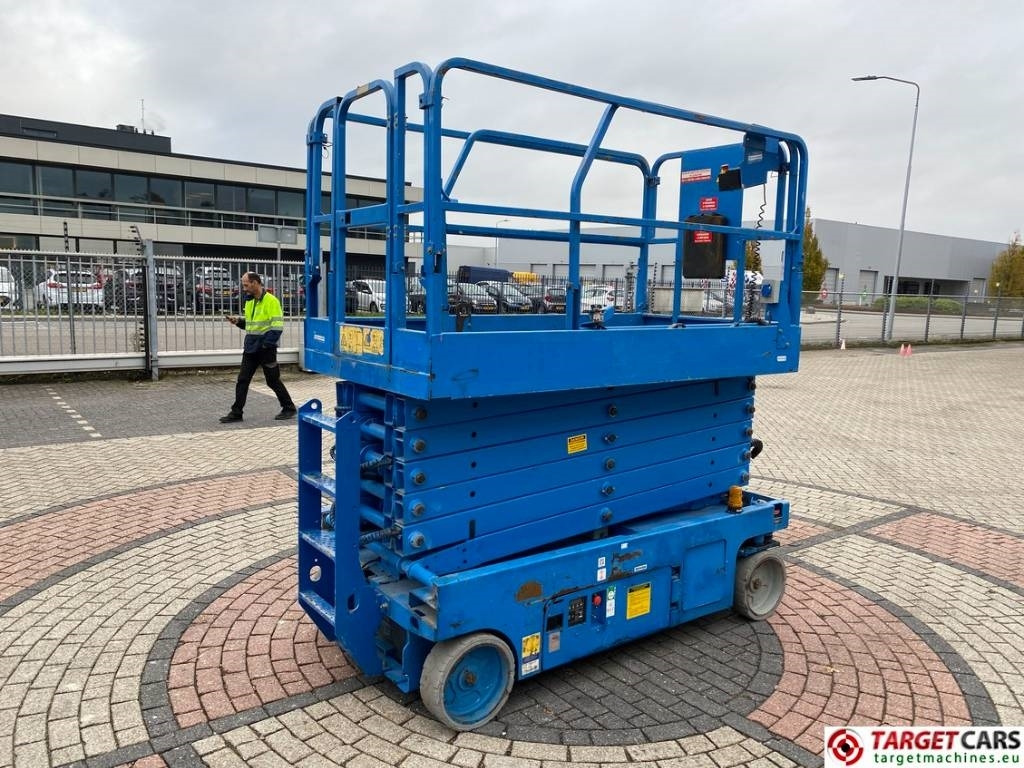 Genie GS-4047 Electric Scissor Work Lift 1389cm  - Plataforma de Tijera/ Plataforma de tesoura: foto 3 Genie GS-4047 Electric Scissor Work Lift 1389cm  - Plataforma de Tijera/ Plataforma de tesoura: foto 3