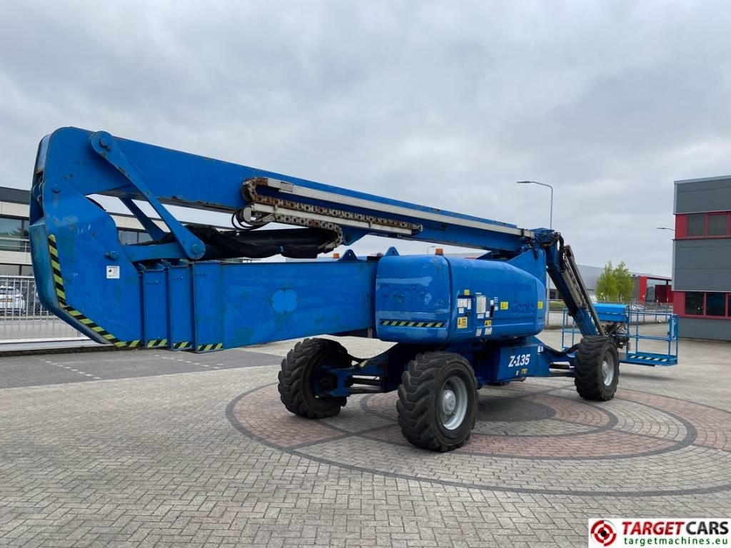Plataforma articulada Genie Z-135/70 Articulated 4x4x4 Diesel Boom Lift 4315cm: foto 47
