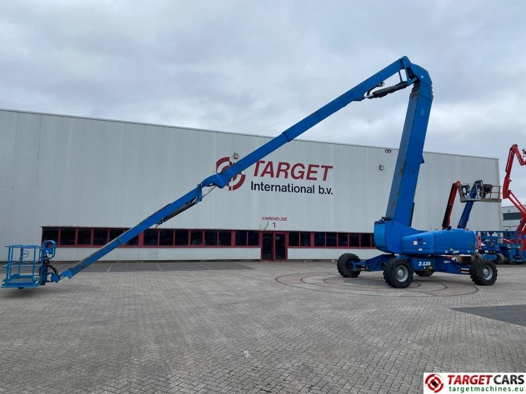 Plataforma articulada Genie Z-135/70 Articulated 4x4x4 Diesel Boom Lift 4315cm: foto 25