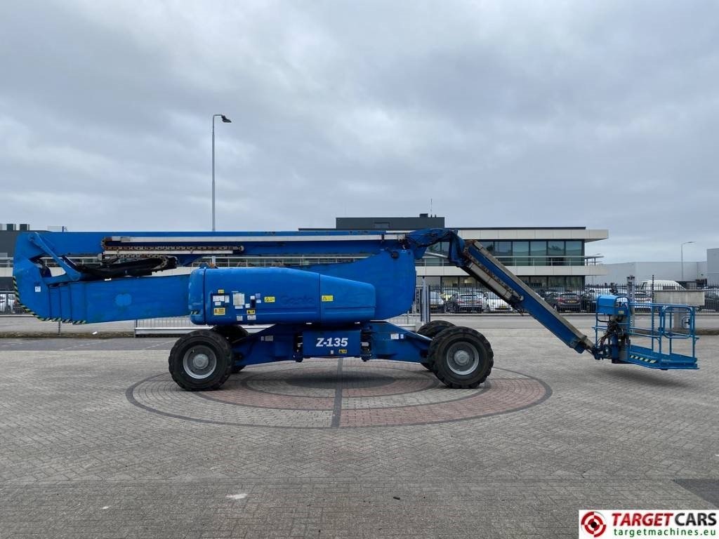 Plataforma articulada Genie Z-135/70 Articulated 4x4x4 Diesel Boom Lift 4315cm: foto 45
