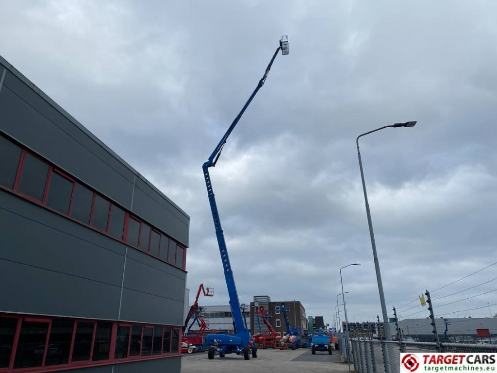 Plataforma articulada Genie Z-135/70 Articulated 4x4x4 Diesel Boom Lift 4315cm: foto 6