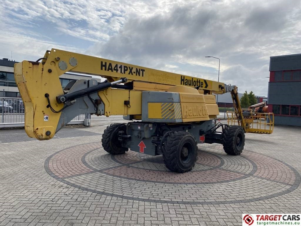 Haulotte HA41PX Articulated 4x4x4 Diesel Boom Work Lift 41M - Plataforma articulada: foto 3 Haulotte HA41PX Articulated 4x4x4 Diesel Boom Work Lift 41M - Plataforma articulada: foto 3