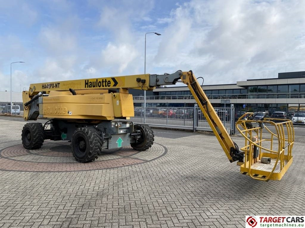 Haulotte HA41PX Articulated 4x4x4 Diesel Boom Work Lift 41M - Plataforma articulada: foto 2 Haulotte HA41PX Articulated 4x4x4 Diesel Boom Work Lift 41M - Plataforma articulada: foto 2