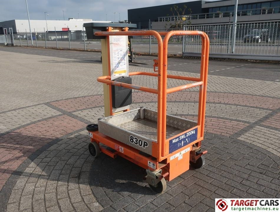 JLG Power Tower Nano 830P Vertical Lift 450cm - Plataforma aérea: foto 2 JLG Power Tower Nano 830P Vertical Lift 450cm - Plataforma aérea: foto 2