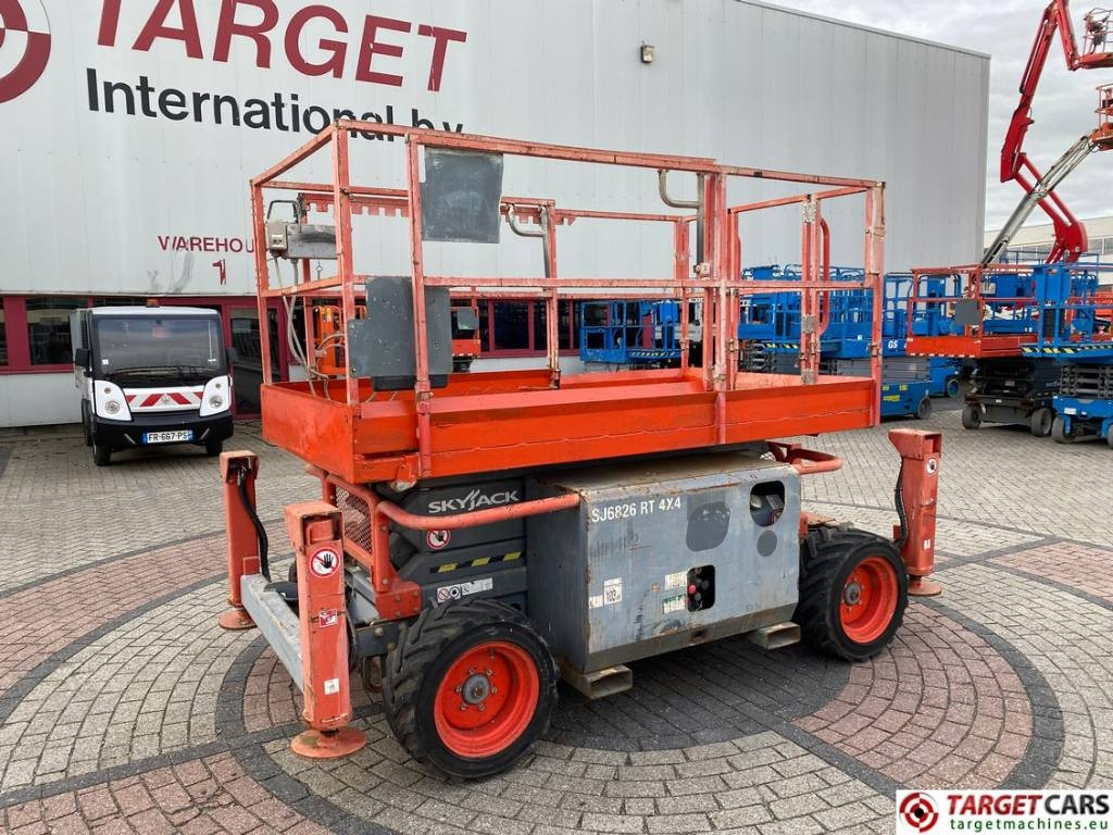 SkyJack SJ6826 RT Diesel 4x4 Scissor Work Lift 992cm - Plataforma de Tijera/ Plataforma de tesoura: foto 1 SkyJack SJ6826 RT Diesel 4x4 Scissor Work Lift 992cm - Plataforma de Tijera/ Plataforma de tesoura: foto 1