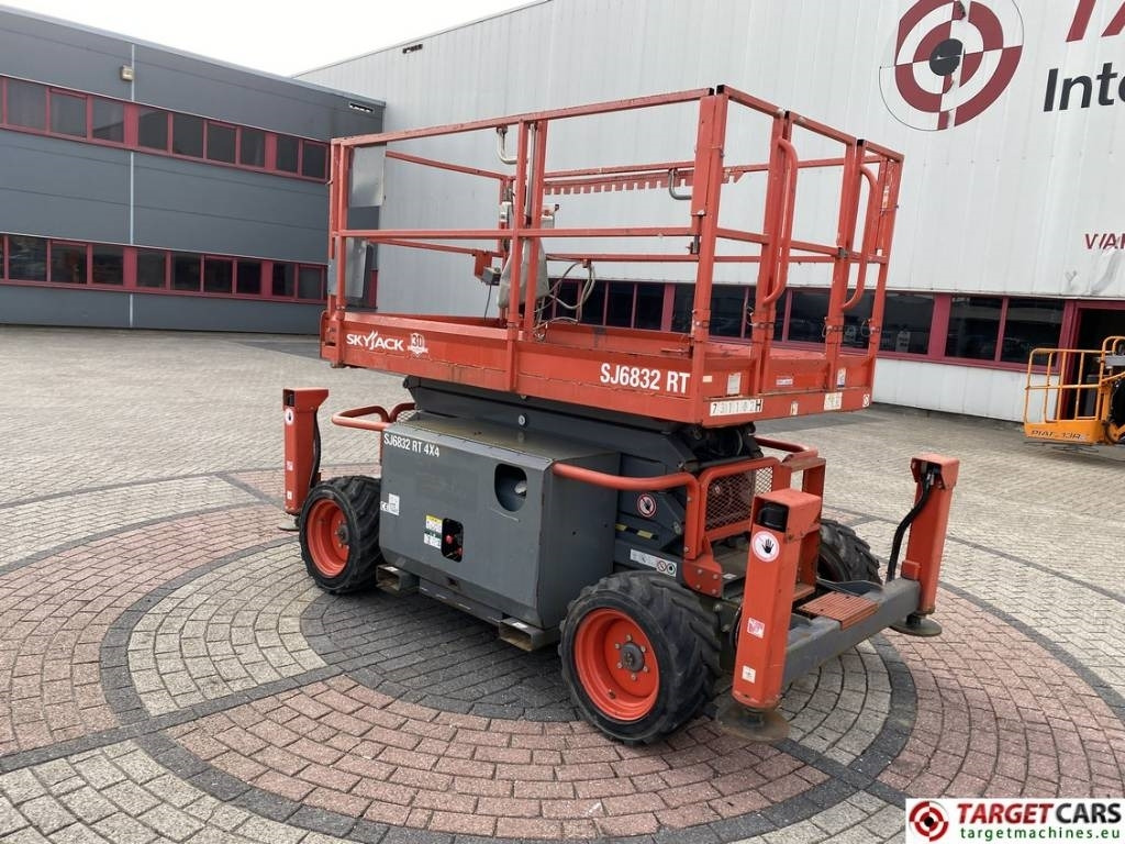 SkyJack SJ6832RT Diesel Scissor Work Lift 1180cm - Plataforma de Tijera/ Plataforma de tesoura: foto 4 SkyJack SJ6832RT Diesel Scissor Work Lift 1180cm - Plataforma de Tijera/ Plataforma de tesoura: foto 4