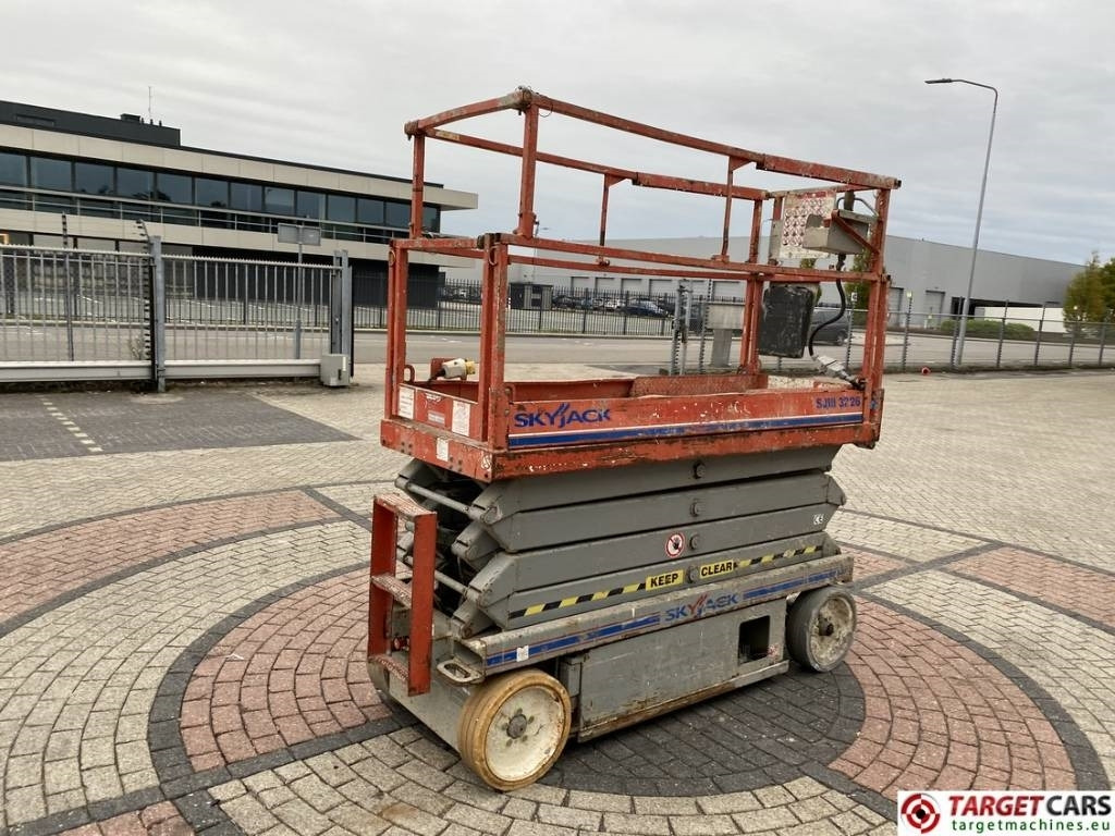 SkyJack SJIII-3226 Electric Scissor Work Lift 990cm - Plataforma de Tijera/ Plataforma de tesoura: foto 3 SkyJack SJIII-3226 Electric Scissor Work Lift 990cm - Plataforma de Tijera/ Plataforma de tesoura: foto 3