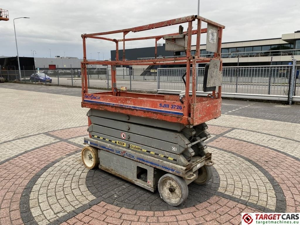 SkyJack SJIII-3226 Electric Scissor Work Lift 990cm - Plataforma de Tijera/ Plataforma de tesoura: foto 2 SkyJack SJIII-3226 Electric Scissor Work Lift 990cm - Plataforma de Tijera/ Plataforma de tesoura: foto 2