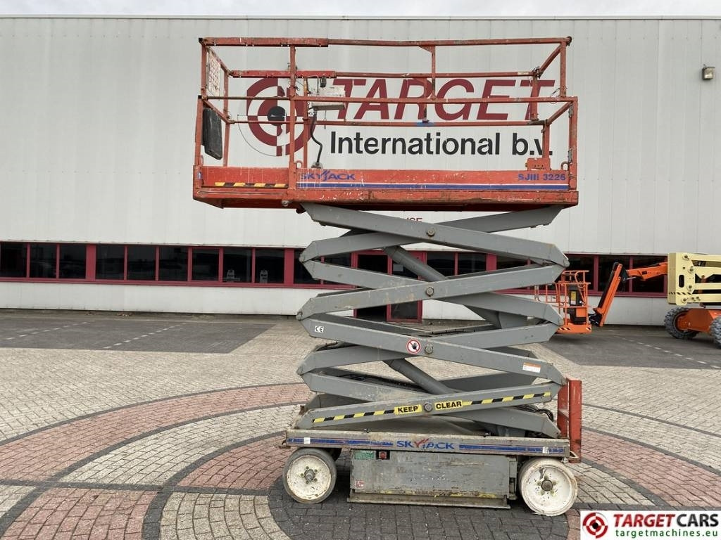 SkyJack SJIII-3226 Electric Scissor Work Lift 990cm - Plataforma de Tijera/ Plataforma de tesoura: foto 5 SkyJack SJIII-3226 Electric Scissor Work Lift 990cm - Plataforma de Tijera/ Plataforma de tesoura: foto 5