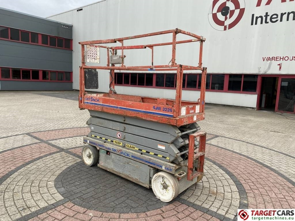 SkyJack SJIII-3226 Electric Scissor Work Lift 990cm - Plataforma de Tijera/ Plataforma de tesoura: foto 4 SkyJack SJIII-3226 Electric Scissor Work Lift 990cm - Plataforma de Tijera/ Plataforma de tesoura: foto 4