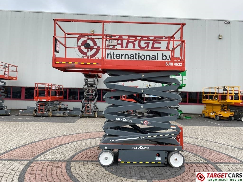 SkyJack SJIII-4632 Electric 4632 Scissor Work Lift 1170cm - Plataforma de Tijera/ Plataforma de tesoura: foto 5 SkyJack SJIII-4632 Electric 4632 Scissor Work Lift 1170cm - Plataforma de Tijera/ Plataforma de tesoura: foto 5