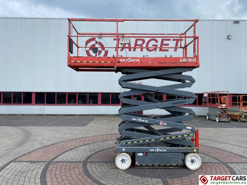 SkyJack SJIII-4632 Electric 4632 Scissor Work Lift 1170cm - Plataforma de Tijera/ Plataforma de tesoura: foto 5 SkyJack SJIII-4632 Electric 4632 Scissor Work Lift 1170cm - Plataforma de Tijera/ Plataforma de tesoura: foto 5