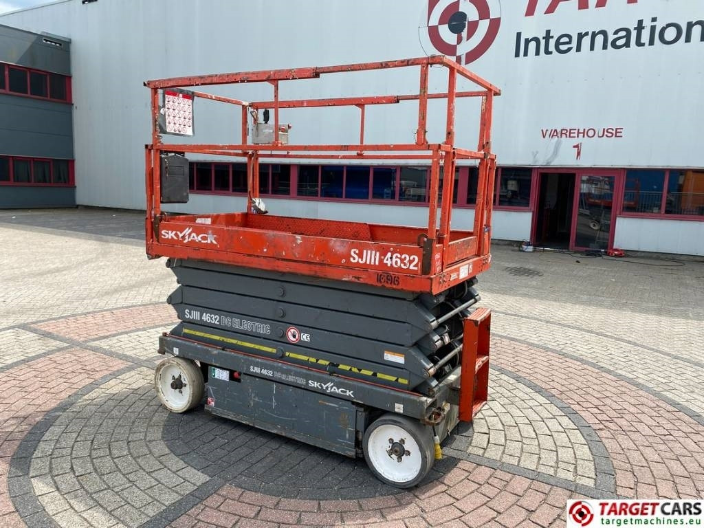 SkyJack SJIII-4632 Electric 4632 Scissor Work Lift 1170cm - Plataforma de Tijera/ Plataforma de tesoura: foto 4 SkyJack SJIII-4632 Electric 4632 Scissor Work Lift 1170cm - Plataforma de Tijera/ Plataforma de tesoura: foto 4