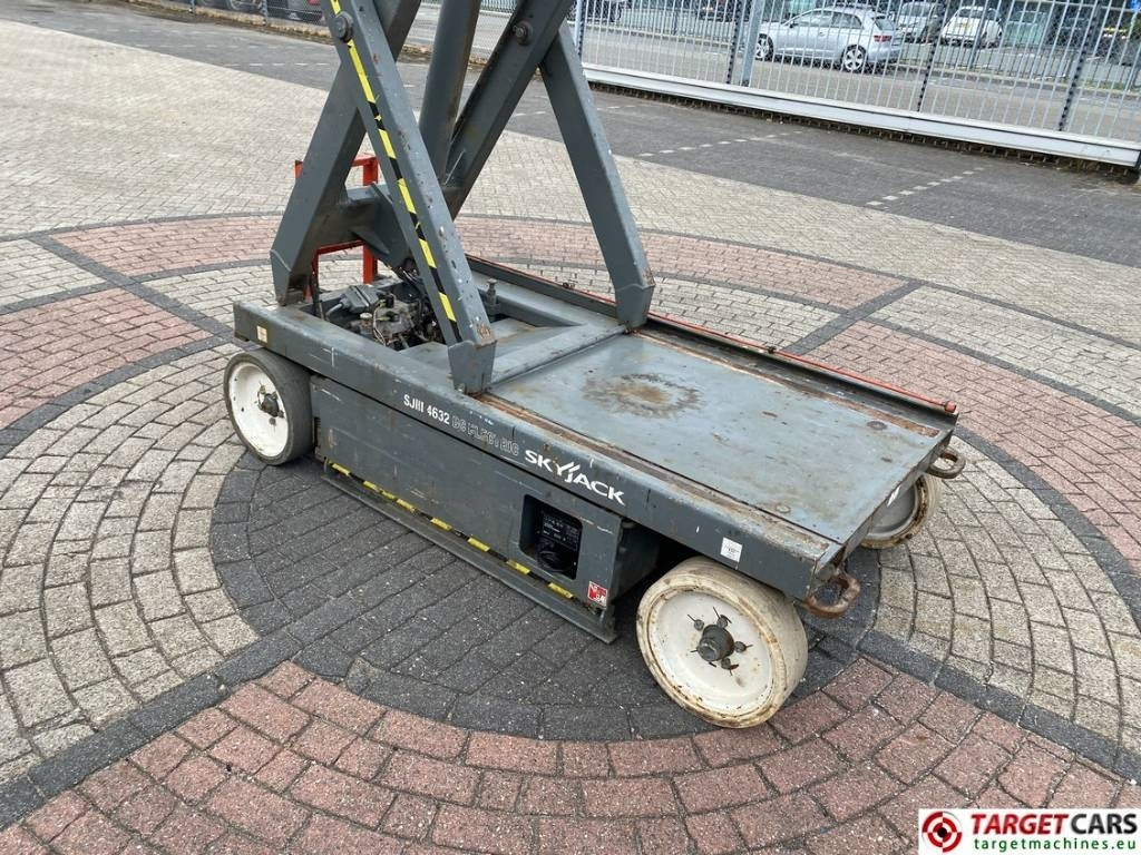 Locação financeira de SkyJack SJIII-4632 Electric 4632 Scissor Work Lift 1170cm  SkyJack SJIII-4632 Electric 4632 Scissor Work Lift 1170cm: foto 25