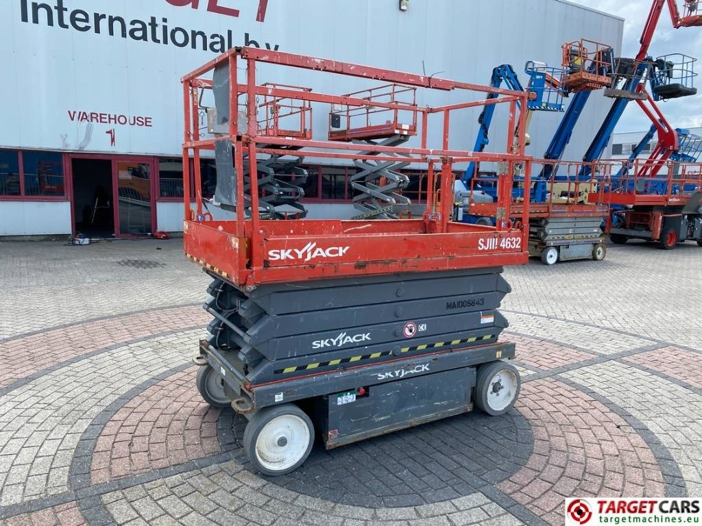 SkyJack SJIII-4632 Electric 4632 Scissor Work Lift 1170cm - Plataforma de Tijera/ Plataforma de tesoura: foto 1 SkyJack SJIII-4632 Electric 4632 Scissor Work Lift 1170cm - Plataforma de Tijera/ Plataforma de tesoura: foto 1