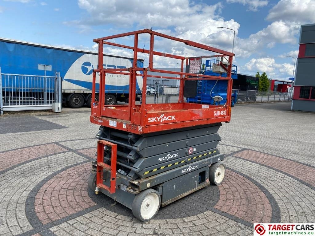 SkyJack SJIII-4632 Electric 4632 Scissor Work Lift 1170cm - Plataforma de Tijera/ Plataforma de tesoura: foto 3 SkyJack SJIII-4632 Electric 4632 Scissor Work Lift 1170cm - Plataforma de Tijera/ Plataforma de tesoura: foto 3