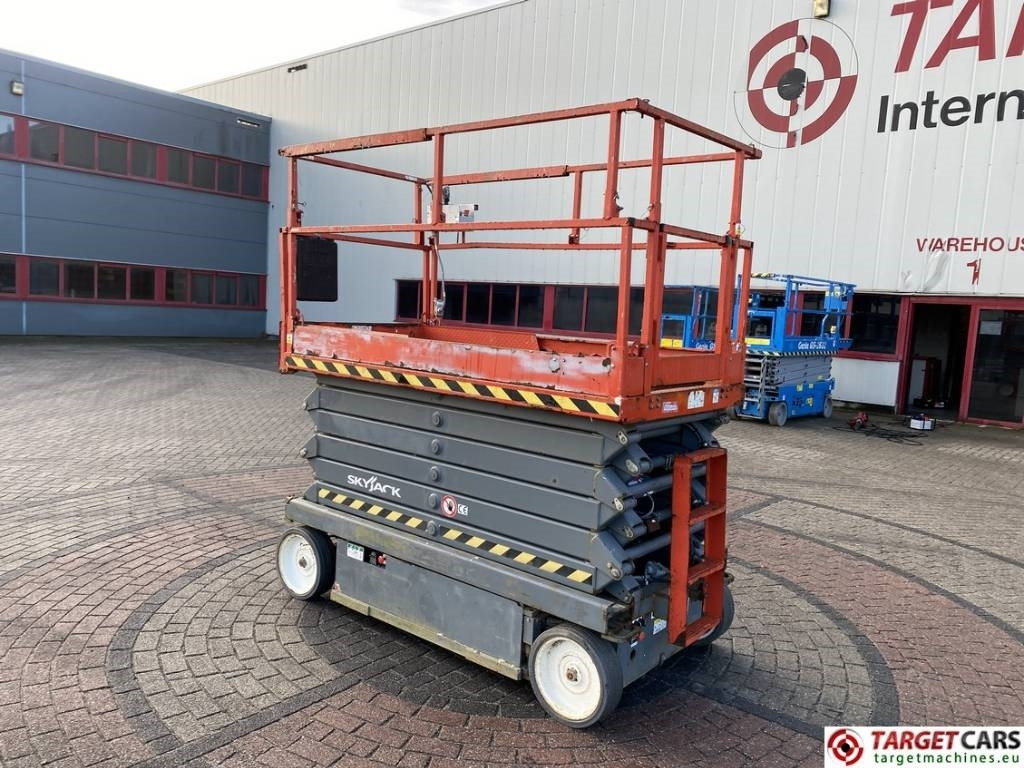 SkyJack SJIII-4740 Electric Scissor 4740 Work Lift 1380cm - Plataforma de Tijera/ Plataforma de tesoura: foto 4 SkyJack SJIII-4740 Electric Scissor 4740 Work Lift 1380cm - Plataforma de Tijera/ Plataforma de tesoura: foto 4