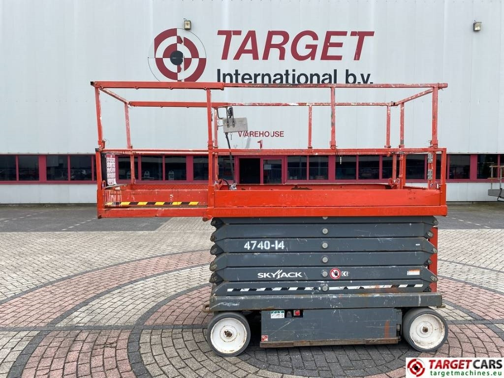 SkyJack SJIII-4740 Electric Scissor Work Lift 1380cm - Plataforma de Tijera/ Plataforma de tesoura: foto 5 SkyJack SJIII-4740 Electric Scissor Work Lift 1380cm - Plataforma de Tijera/ Plataforma de tesoura: foto 5