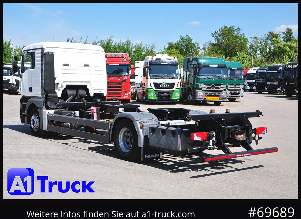 Camião transportador de contêineres/ Caixa móvel MAN TGA 18,360, BDF, 7,45, 5 Sitzer, 190 tkm: foto 11